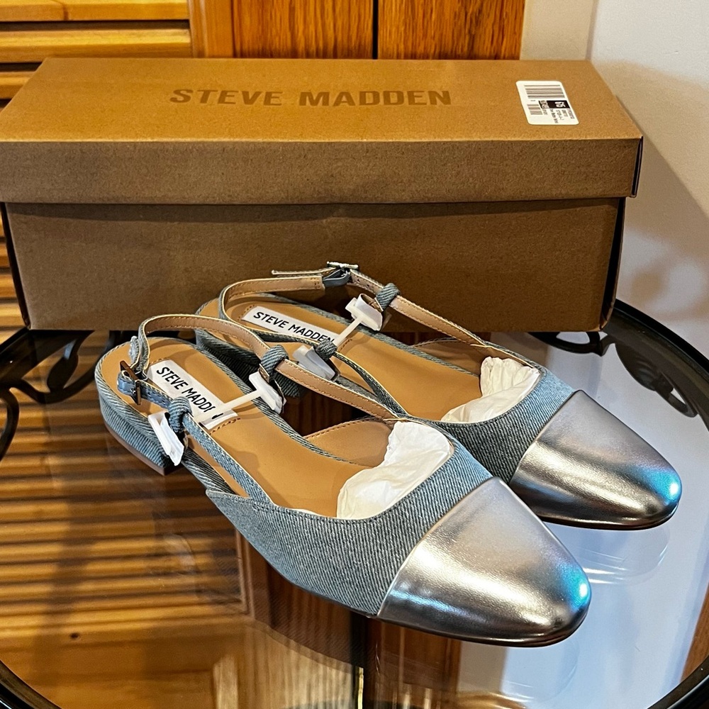 Steve Madden Denim & Silver Flats - Size 7.5 NWT 💙🩶 - Picture 5 of 8